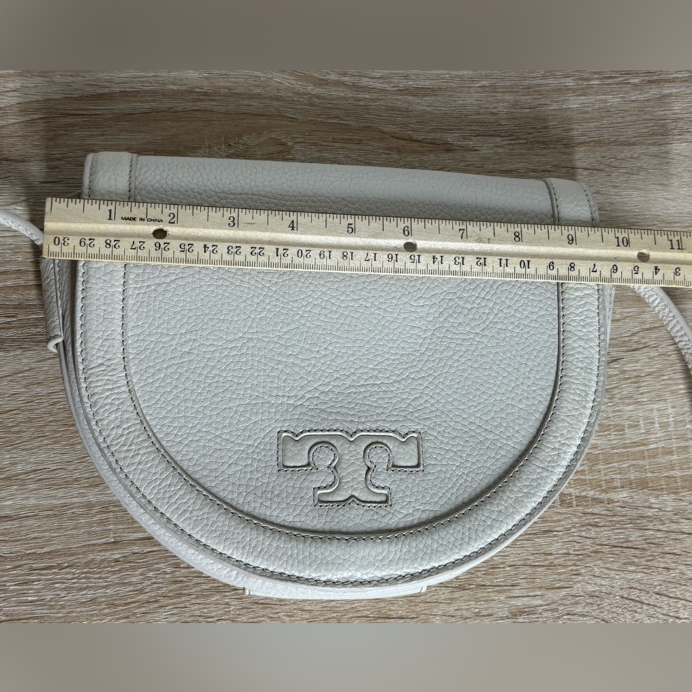 **Tory Burch Pebbled Leather Crossbody Bag in Light Beige - Picture 14 of 17